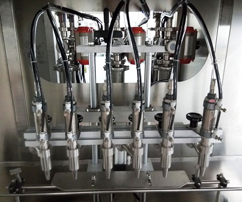 油類灌裝機細節(jié)圖